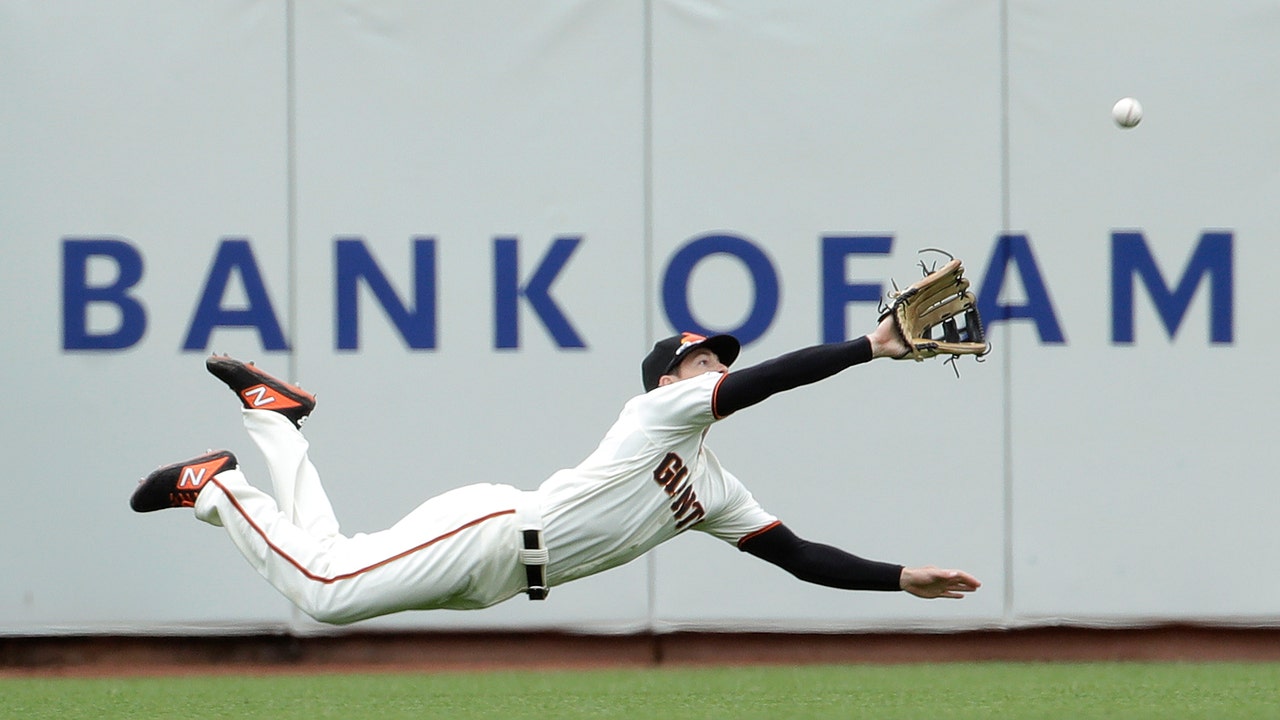 Yastrzemski, Vogt team up to lead Giants over Brewers 8-7